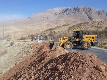ایمن‌سازی محور اردل – بهشت‌آباد با ایجاد ۸۰۰ متر گارد خاکی در نقاط پرتگاه
