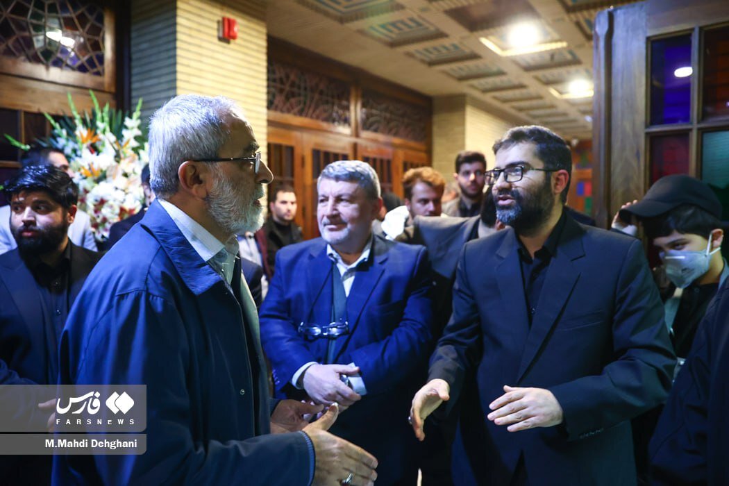 حضور مقامات فعلی و گذشته دولت در مراسم ترحیم همسر و فرزندان سقاب اصفهانی/ قالیباف همنشین صالحی شد/ جهانگیری کنار عارف/ منصوری هم بود+تصاویر