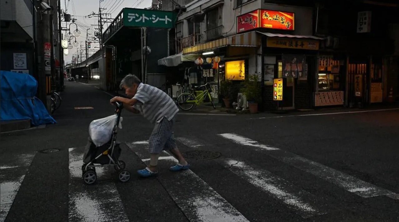 بحران زوال عقل در ژاپن / ربات‌ها به داد انسان‌های سرگردان می‌رسند