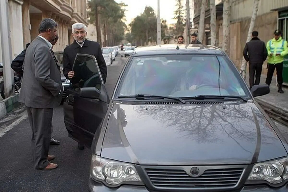 درست است که ضدگلوله کردن پراید سعید جلیلی به پول امروز، حقوق 18 سال یک کارگر است اما مهم هرینه اش نیست؛ مهم ژست ساده زیستی است که سالها به مردم فروخته