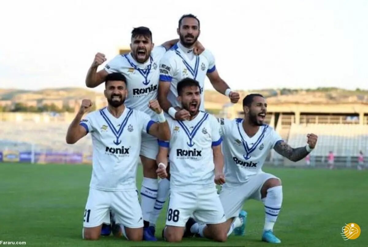 ببینید | پیراهن خاص ملوانیها به مناسبت روز مادر