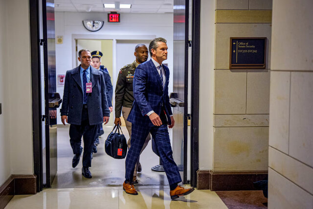 تلاش وزارت جنگ آمریکا برای جلوگیری از افشای جنایت کارائیب/ وزارت خارجه از پیشنهاد پنتاگون مبهوت ماند