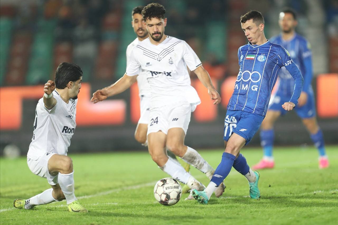 پنالتی استقلالیها مقابل ملوان سوخت؟