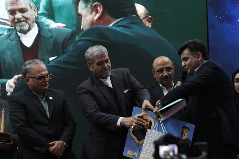 هزار سال تنهایی یک مناره؛ هزار سال ایستادگی یک شهر