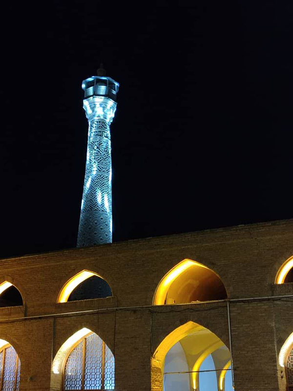 هزار سال تنهایی یک مناره؛ هزار سال ایستادگی یک شهر