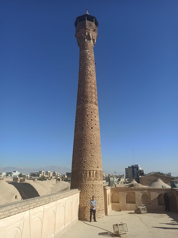 هزار سال تنهایی یک مناره؛ هزار سال ایستادگی یک شهر