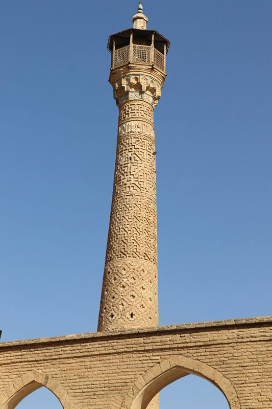 هزار سال تنهایی یک مناره؛ هزار سال ایستادگی یک شهر