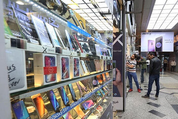 خرید موبایل‌های دست‌دوم اوج گرفت/ فروش موبایل نو از چرخه فروش خارج شد؟