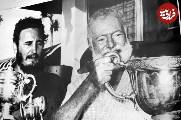 عکس/ فیدل کاسترو ۲۴ ساله در کنار ارنست همینگوی؛ سال ۱۳۲۸