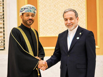 رایزنی با میانجی معتمد تهران / دیدار عراقچی و بوسعیدی در عشق‌آباد