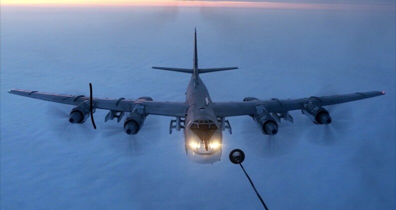 پرواز ۸ ساعته بمبافکنها بر فراز آسمان / هشدار استراتژیک به آمریکا