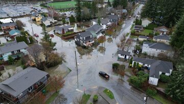 ببینید | ساکنان برخی مناطق در ایالت واشنگتن به‌علت وقوع سیل تخلیه شدند