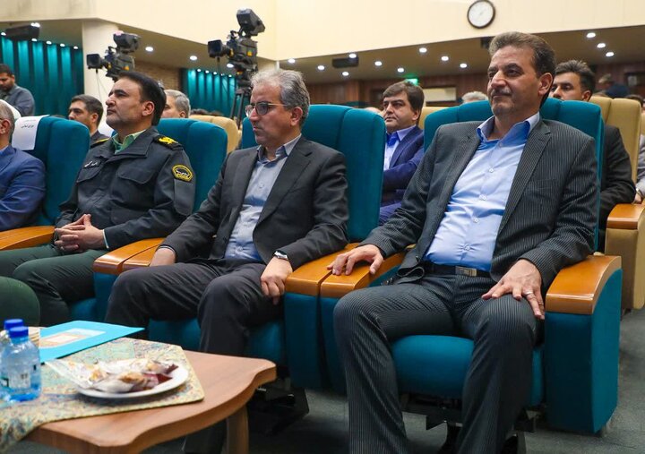 برگزاری نشست شورای اداری استان یزد به ریاست وزیر کشور