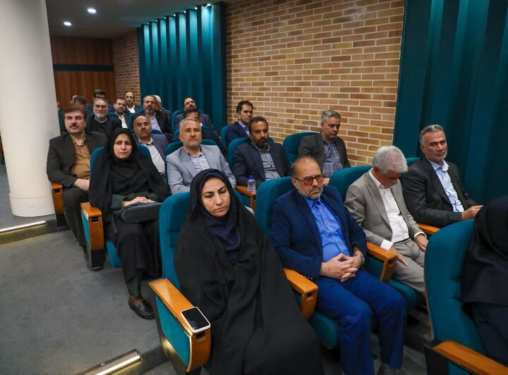 برگزاری نشست شورای اداری استان یزد به ریاست وزیر کشور