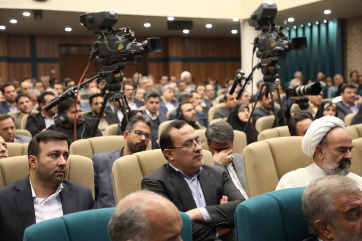 برگزاری نشست شورای اداری استان یزد به ریاست وزیر کشور