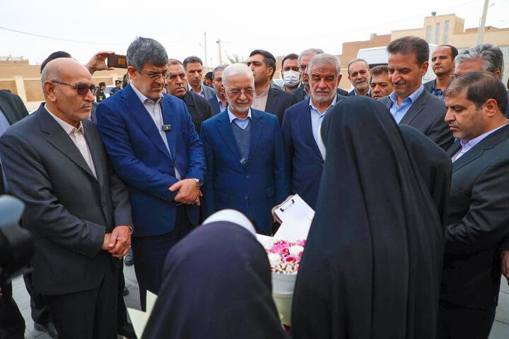 افتتاح مدرسه ابتدایی ۱۸ کلاسه شهید منگلی با حضور وزیر کشور