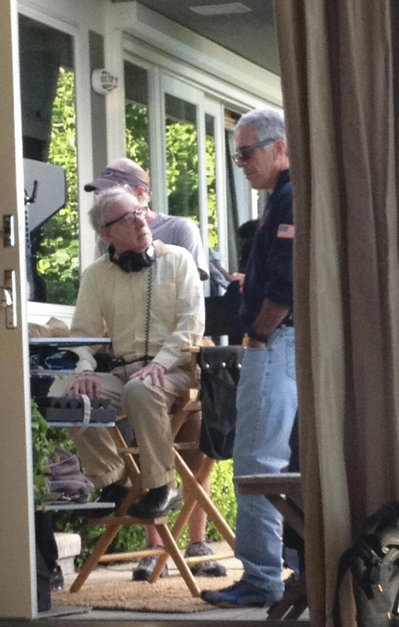 دموکراتها عکسهای جدیدی از ترامپ در املاک دلال جنسی منتشر کردند؛ از وودی آلن تا کلینتون و از بیل گیتس تا نوام چامسکی و بنن/ عکس