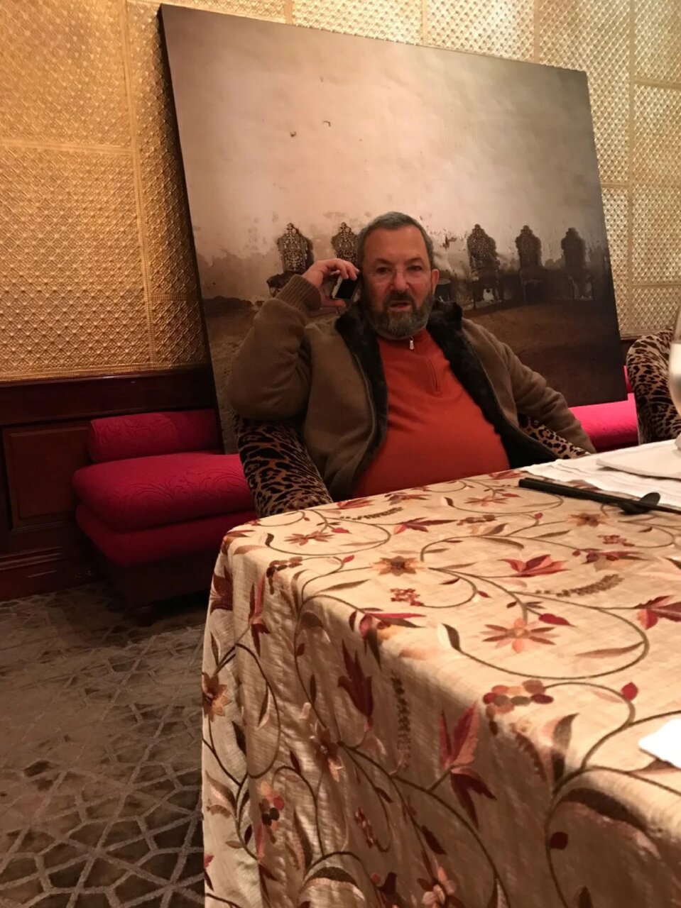 دموکراتها عکسهای جدیدی از ترامپ در املاک دلال جنسی منتشر کردند؛ از وودی آلن تا کلینتون و از بیل گیتس تا نوام چامسکی و بنن/ عکس