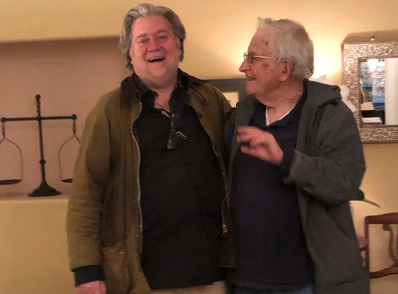 دموکرات‌ها عکس‌های جدیدی از ترامپ در املاک دلال جنسی منتشر کردند؛ از وودی آلن تا کلینتون و از بیل گیتس تا نوام چامسکی و بنن/ عکس