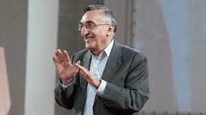 مرگ روشنفکری دقیق و متعهد/روشنفکری که بیهیاهو در خدمت فرهنگ ایران بود