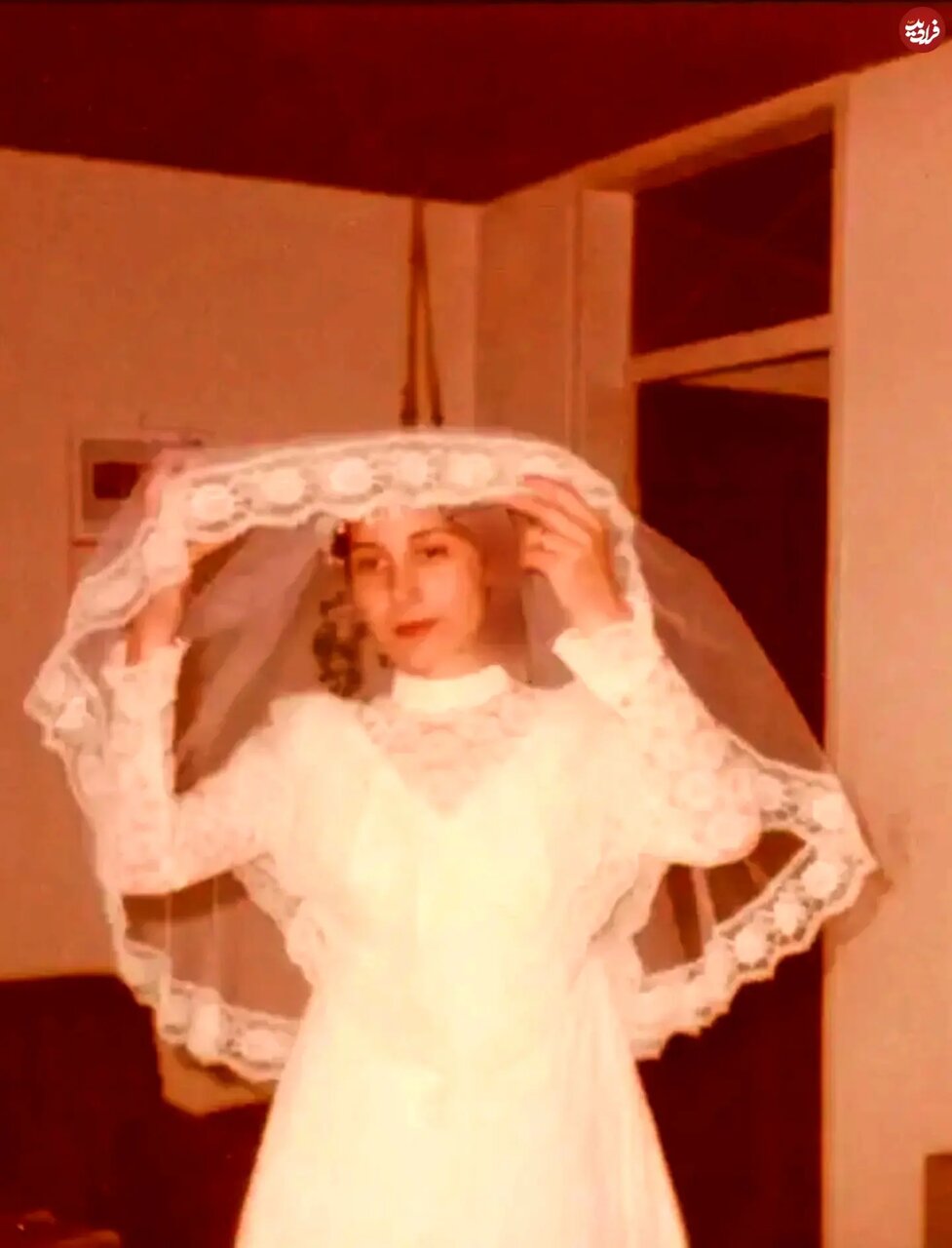 عکسی از مراسم ازدواج فاطمه معتمدآریا در ۲۰ سالگی؛ سال ۱۳۶۰