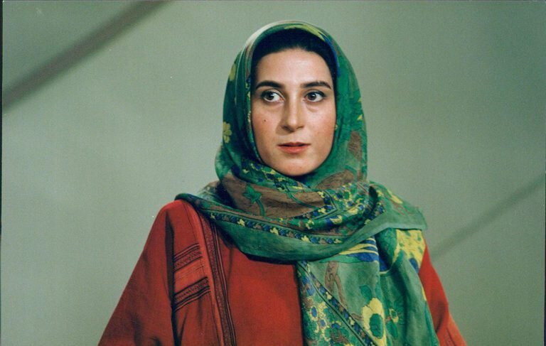 عکس مربوط به مراسم عروسی فاطمه معتمدآریا در سن ۲۰ سالگی، به سال ۱۳۶۰ تعلق دارد.