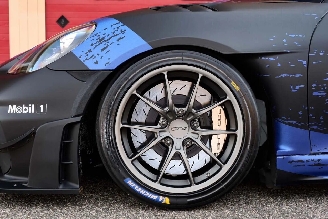 دلایل استفاده برخی از خودروها از ترمزهای سرامیکی چیست؟