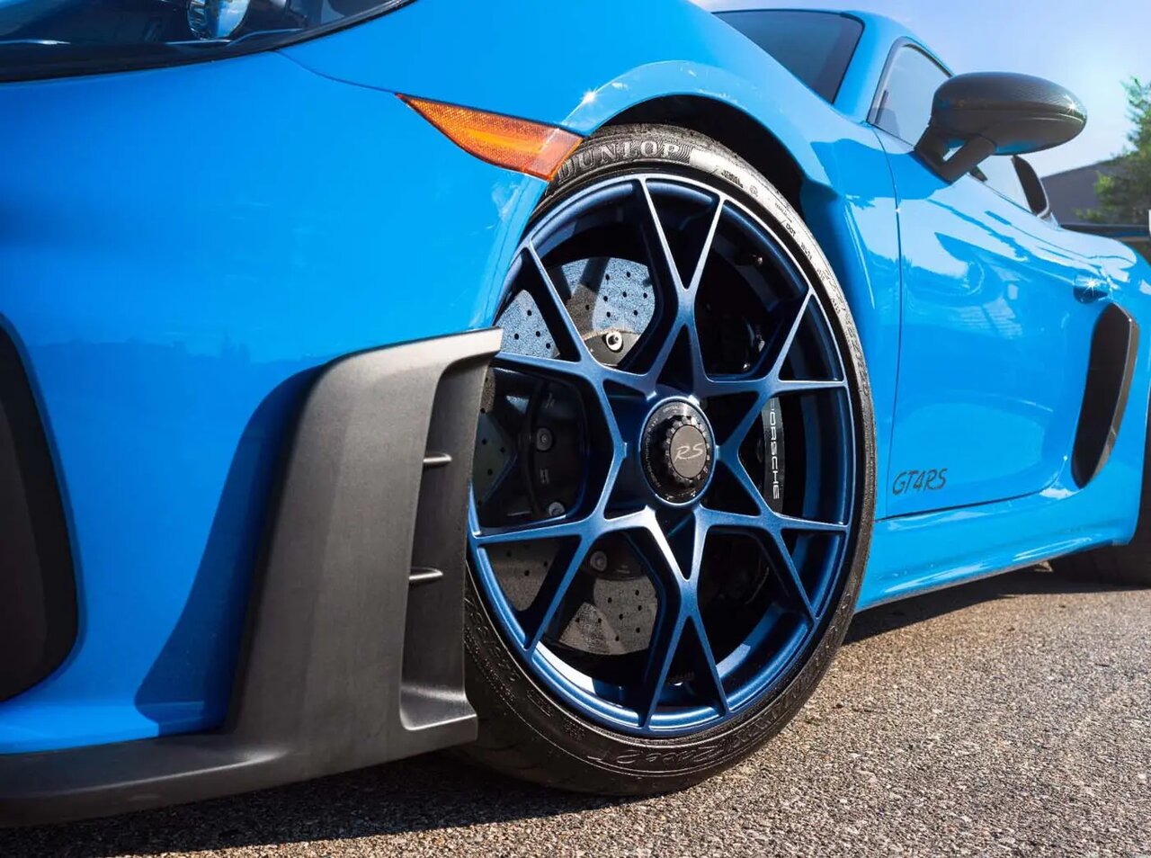 چرا برخی خودروها از ترمزهای سرامیکی استفاده میکنند؟