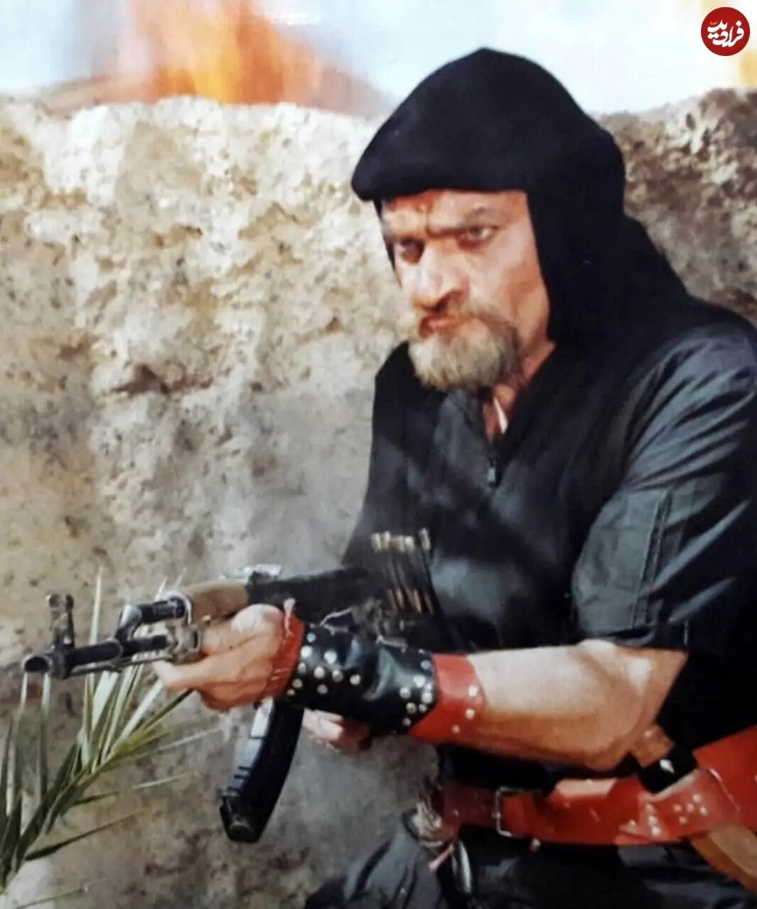 عکس/ فتحعلی اویسی اسلحه به دست در ۴۸ سالگی؛ سال ۷۲