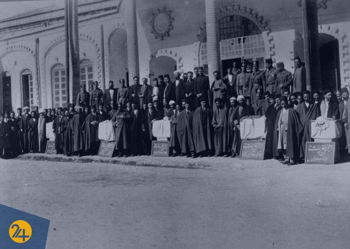 در مجلس تغییر سلطنت از قاجار به پهلوی چه گذشت؟