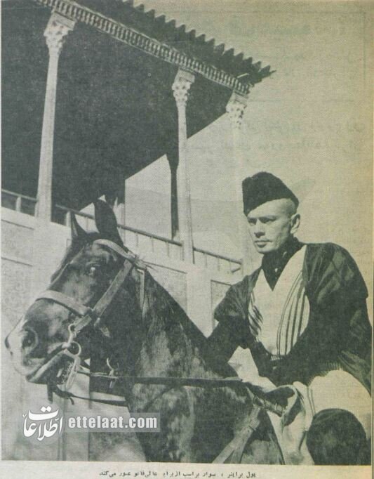 بازیگر مشهور هالیوود در تهران چلوکباب خورد و از اصفهان گز سوغاتی برد! +عکس