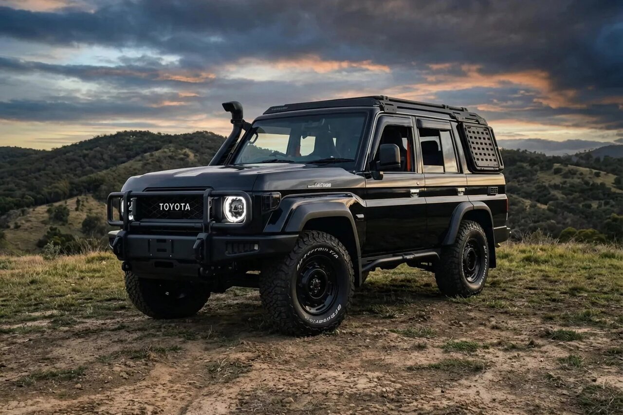 لندکروزر با لباس لاکچری وارد میدان شد / عکس