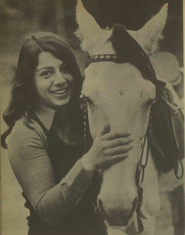 گفتوگو با قهرمان زن پرش با اسب ایران؛ آذر ۱۳۵۱