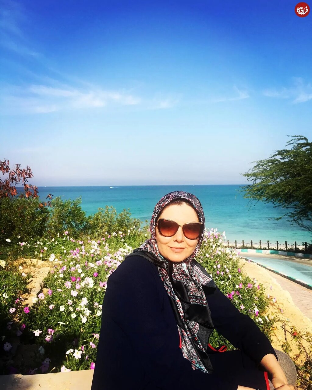 عکس | تصویری زیرخاکی از مرحوم آزاده نامداری در جزیره کیش، ۴۲ روز قبل از فوت