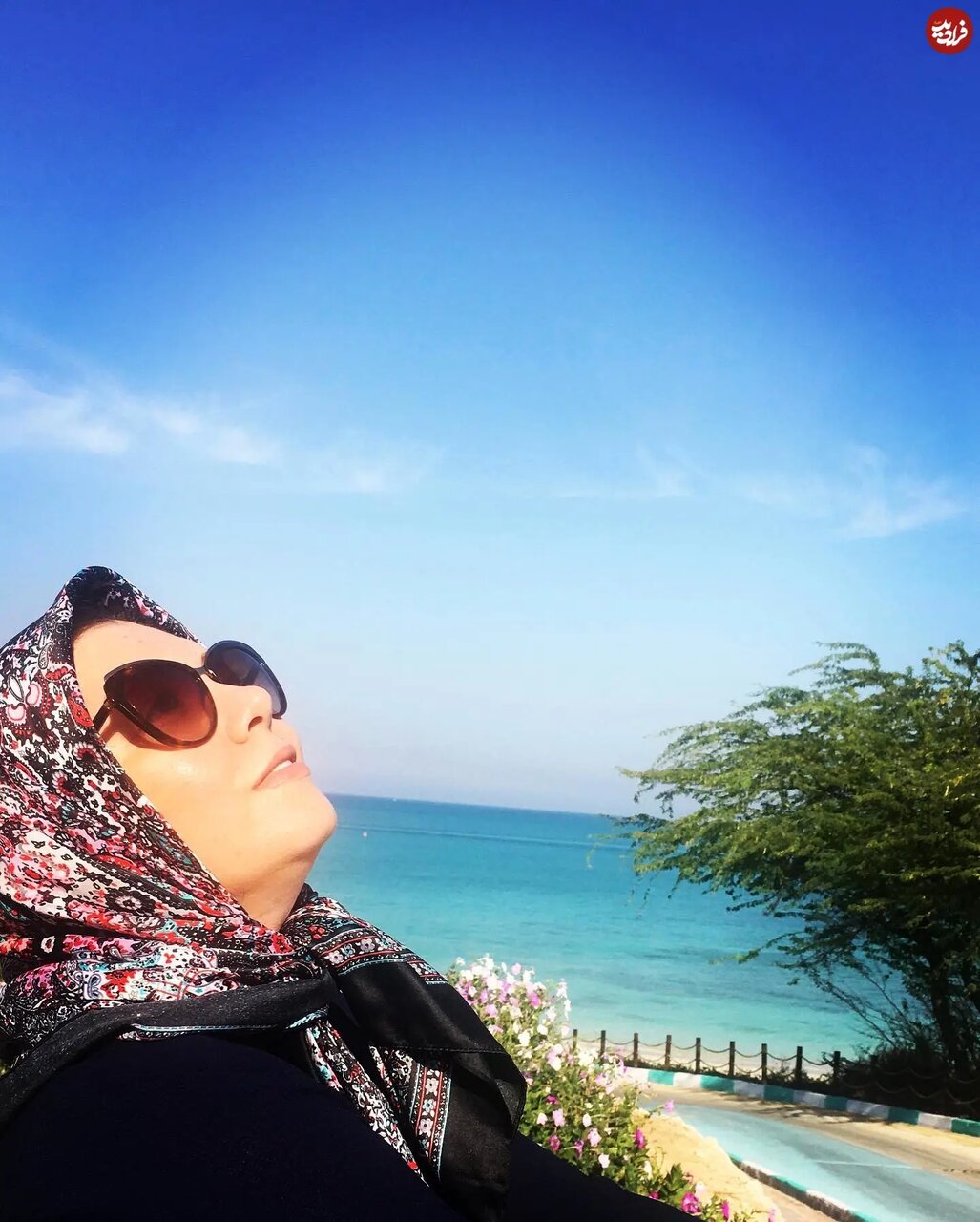 عکس | تصویری زیرخاکی از مرحوم آزاده نامداری در جزیره کیش، ۴۲ روز قبل از فوت