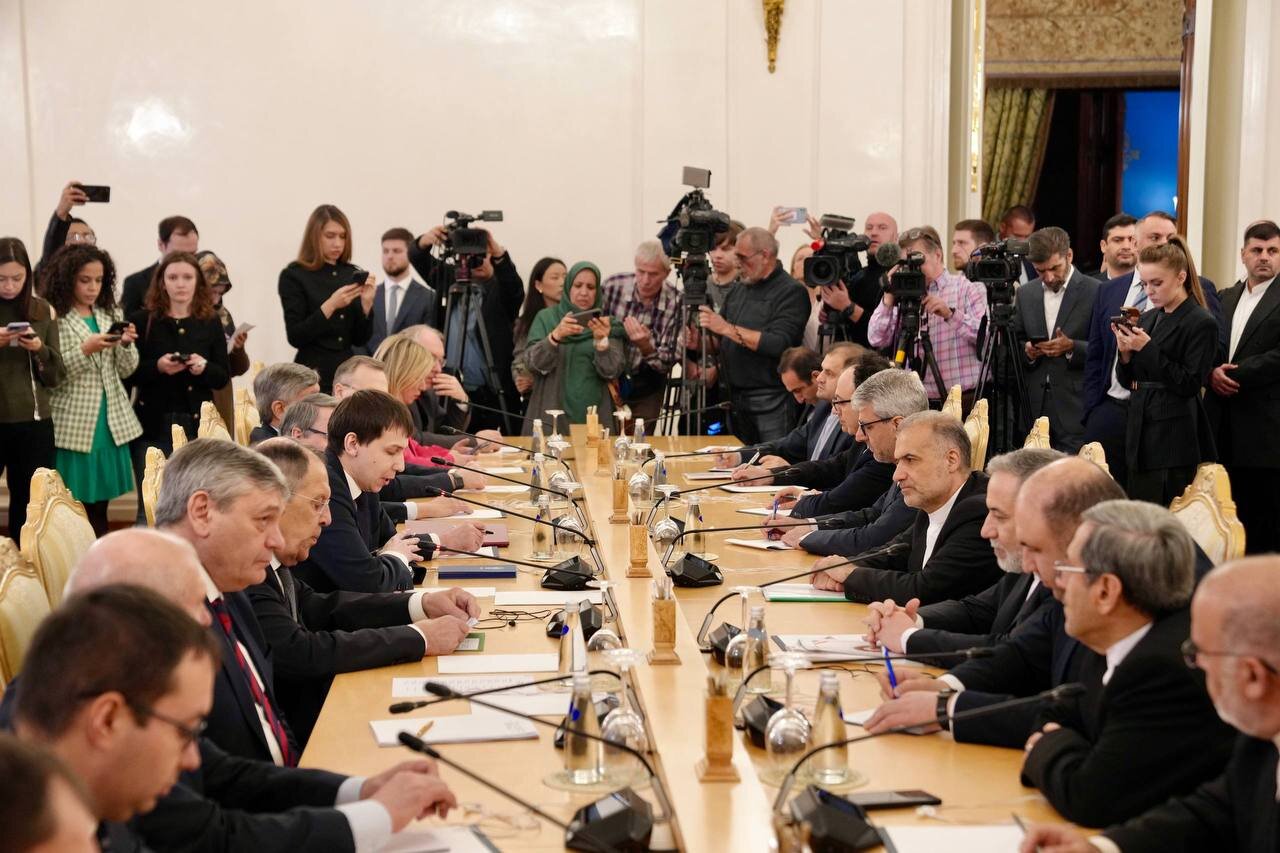 عراقچی با لاوروف دیدار کرد/ وزیرخارجه روسیه: امروز ما یک سندی را امضا میکنیم که برای اولین بار در تاریخ دو کشور است / عکس