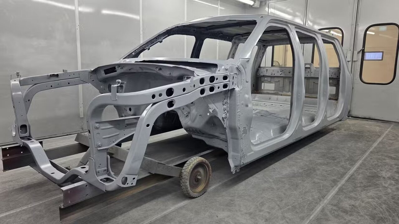 لیموزین دنیای وانت‌ها / غول‌پیکر آمریکایی با ۶ در