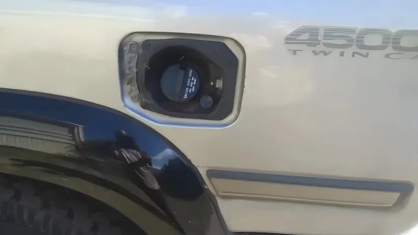 این نسخه خاص لندکروزر، ۲ باک سوخت دارد!