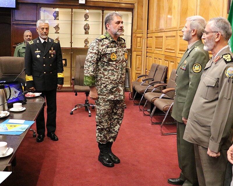 رهبر انقلاب ۲ حکم جدید صادر کردند/  امیر سرتیپ خلبان بهمن بهمرد و امیر الهامی چه سمت هایی گرفتند؟