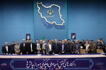 روایت ابطحی از جلسه سیاسیون با پزشکیان/  گفتم حناق میگیرم اگر در مورد فیلترینگ حرف نزنم/ نیمچه تشنجی شد/ پزشکیان گفت ما که مذاکره میکردیم اما...