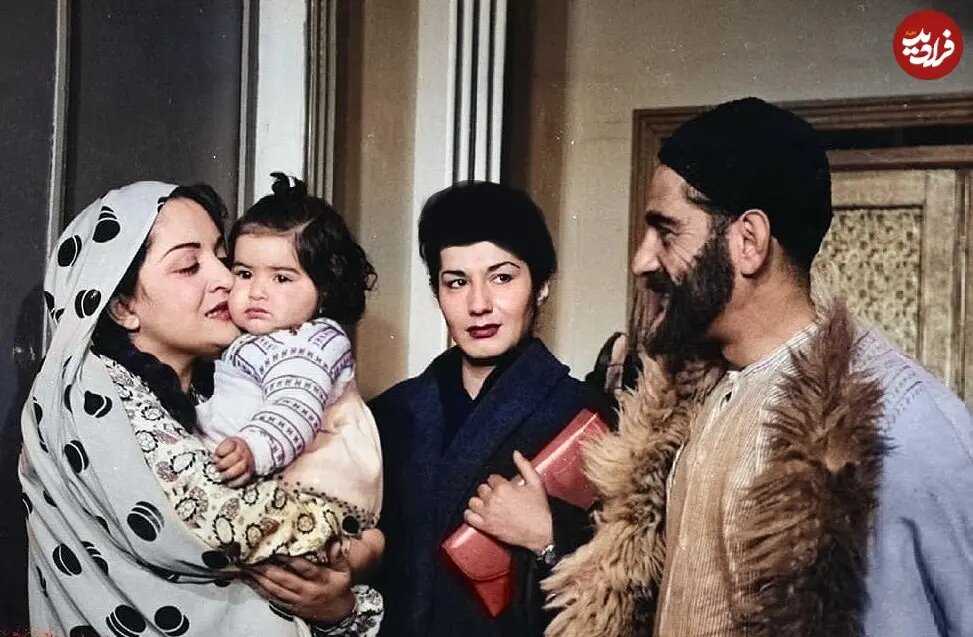 عکس/ شهلا ریاحی ۳۰ ساله در کنار تقی ظهوری و مهین دیهیم؛ سال ۱۳۳۵