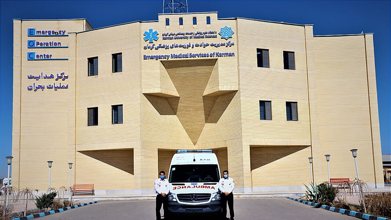 اورژانس کرمان برای مواجهه با موج دوم بارشها به حالت آمادهباش درآمد. اورژانس کرمان برای مواجهه با موج دوم بارشها به حالت آمادهباش درآمد.