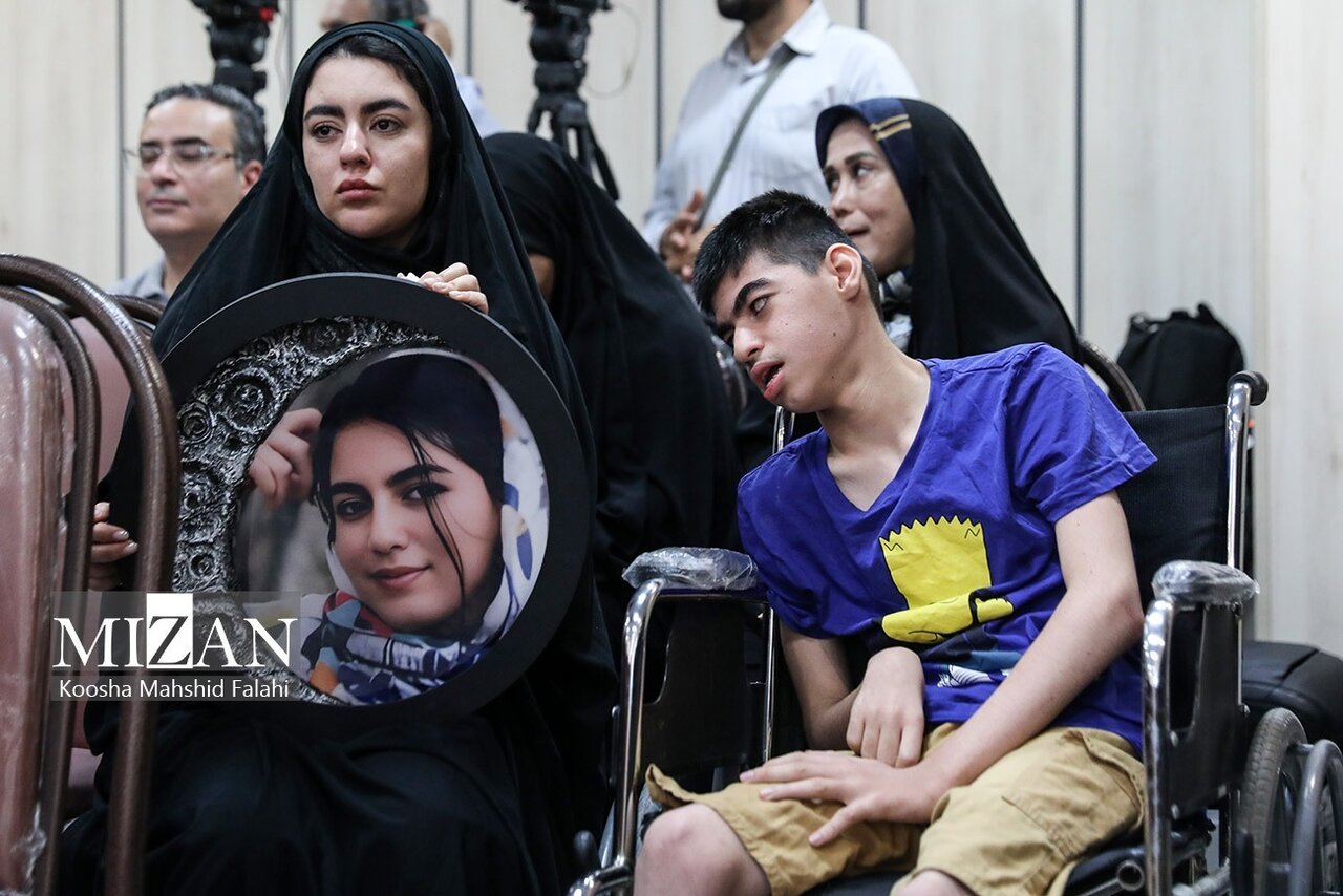 تفکیک دیه، بیتالمال و قصاص؛ ابهامات موجود در پرونده الهه حسیننژاد/ «نباید اجرای قصاص به مسائل مالی خانواده قربانی وابسته باشد» تفکیک دیه، بیتالمال و قصاص؛ ابهامات موجود در پرونده الهه حسیننژاد/ «نباید اجرای قصاص به مسائل مالی خانواده قربانی وابسته باشد»