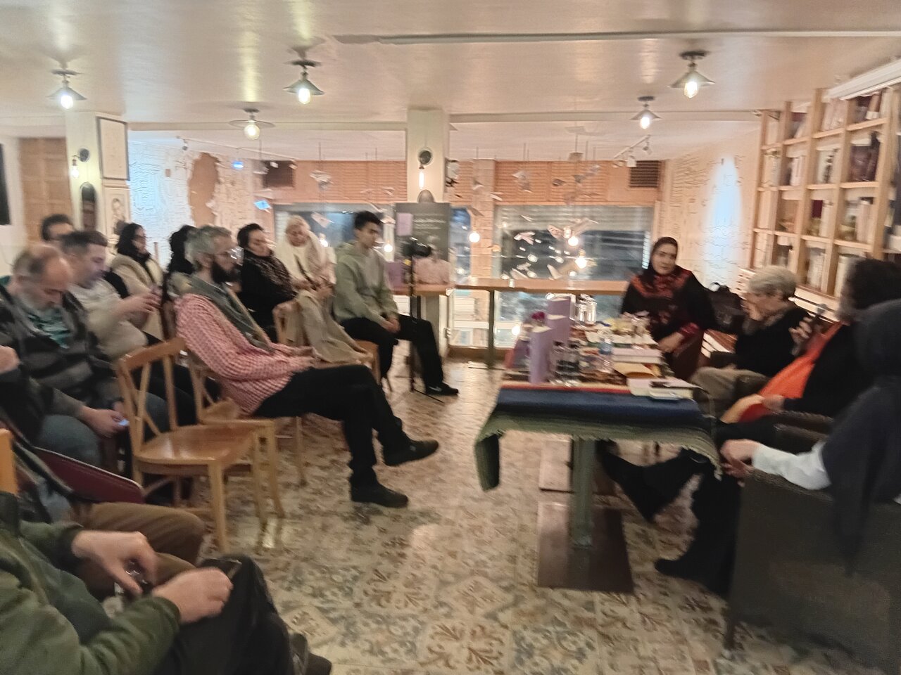 سودابه سالم: عاشورپور و نوری، نامی از فهیمه اکبر نبردند/ انتقاد سایه اقتصادینیا از موزه رشت/ عبدالجواد موسوی: این کتاب، جامعه شناسی زن ایرانی است