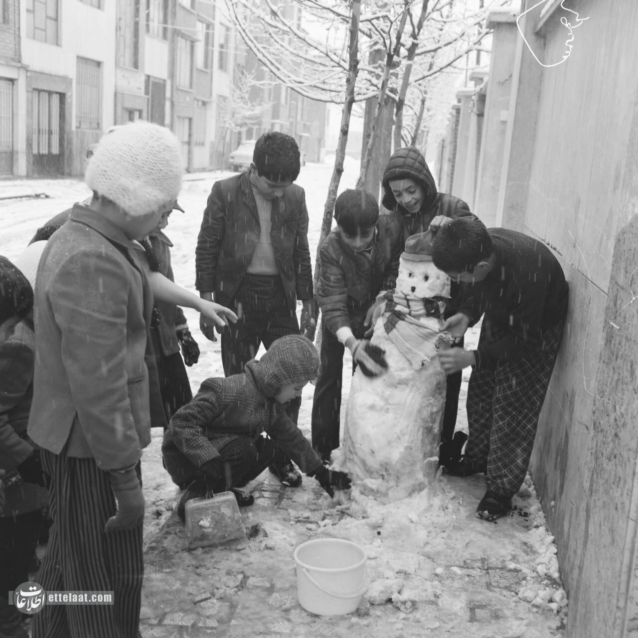 عکس‌های خاطره انگیز از اولین برف تهران در سال ۱۳۴۴