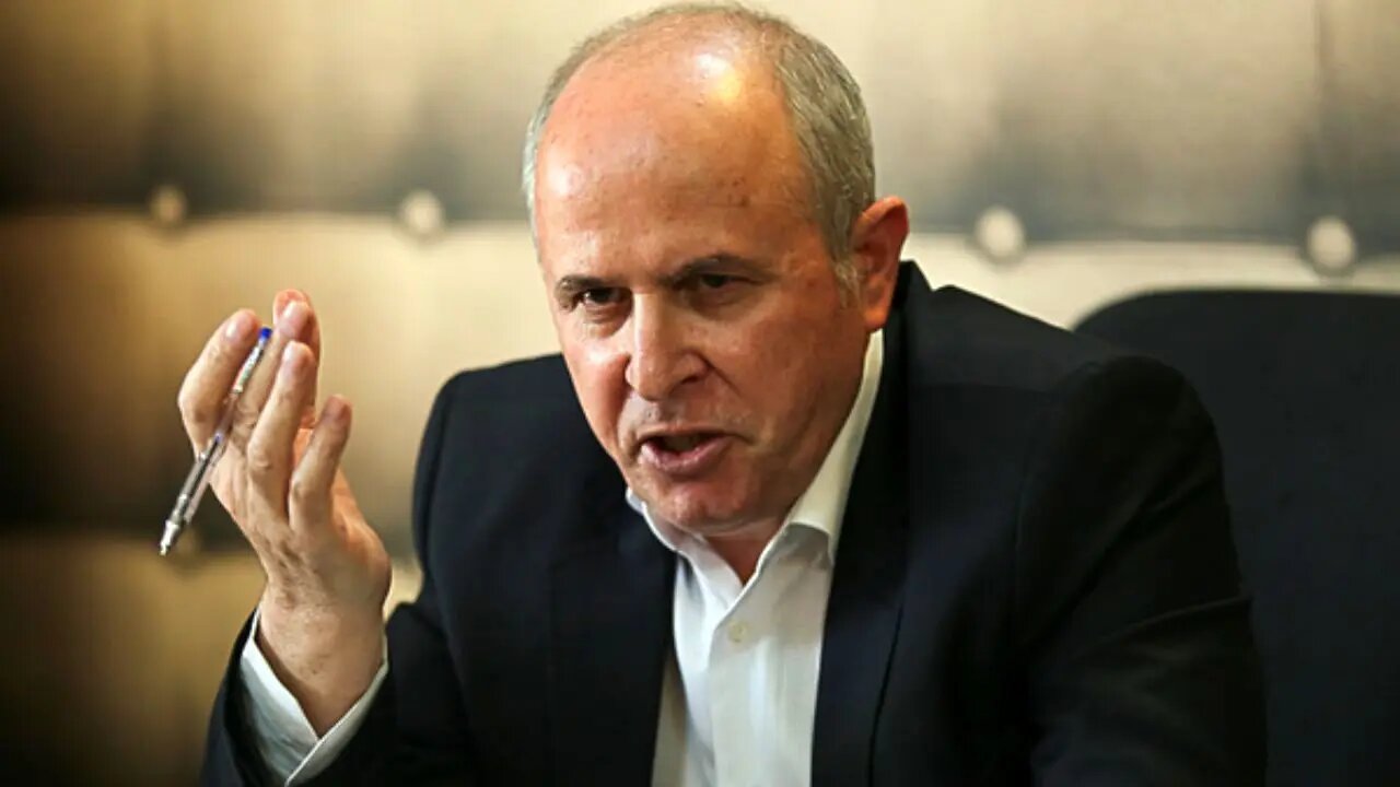 علت افزایش سرسام آور قیمت خودرو/ موتمنی: بازار خودرو رها شده  است