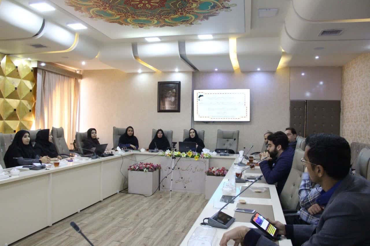 چالش‌های ساختاری و محیطی بازار فرهنگ و هنر لرستان بررسی شد