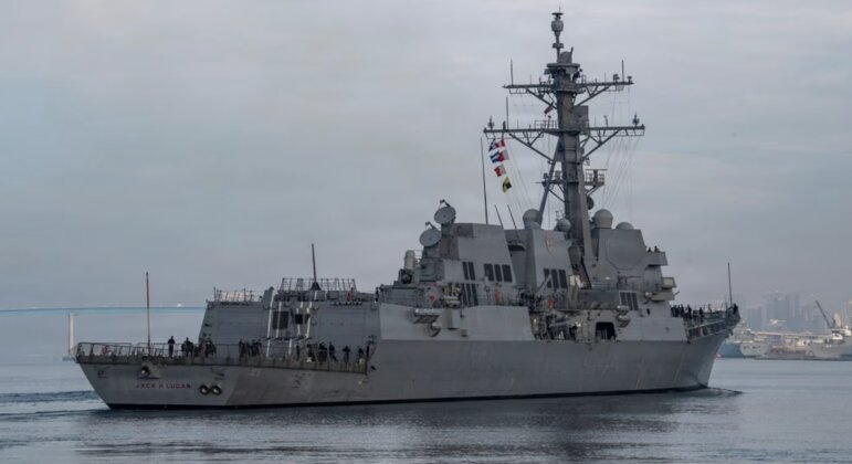 اقدام نظامی آمریکا در مقابل قدرت موشکی ایران /آرایش دریایی پنتاگون تغییر کرد