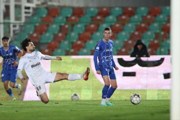 عکس | کافه‌گردی ستاره خارجی استقلال با همسرش در تهران