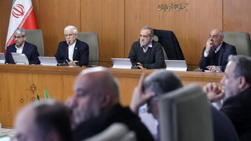 خبر مهم وزیر نفت درباره تغییر میزان سوخت‌گیری با کارت‌های سوخت/ بنزین ۵ هزار تومانی، مصرف روزانه را چقدر کاهش داد؟